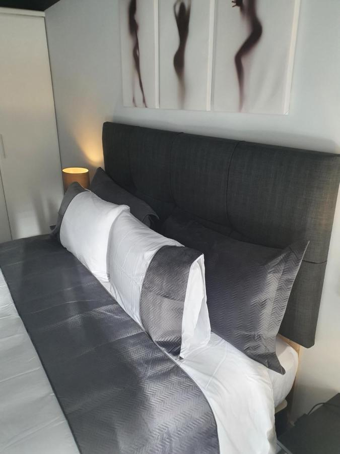 River View Apartment Suite Корк Екстериор снимка