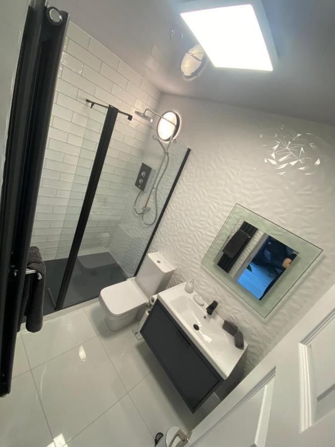 River View Apartment Suite Корк Екстериор снимка