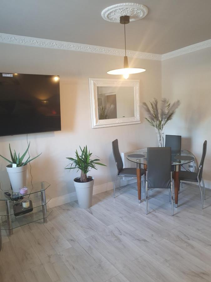 River View Apartment Suite Корк Екстериор снимка